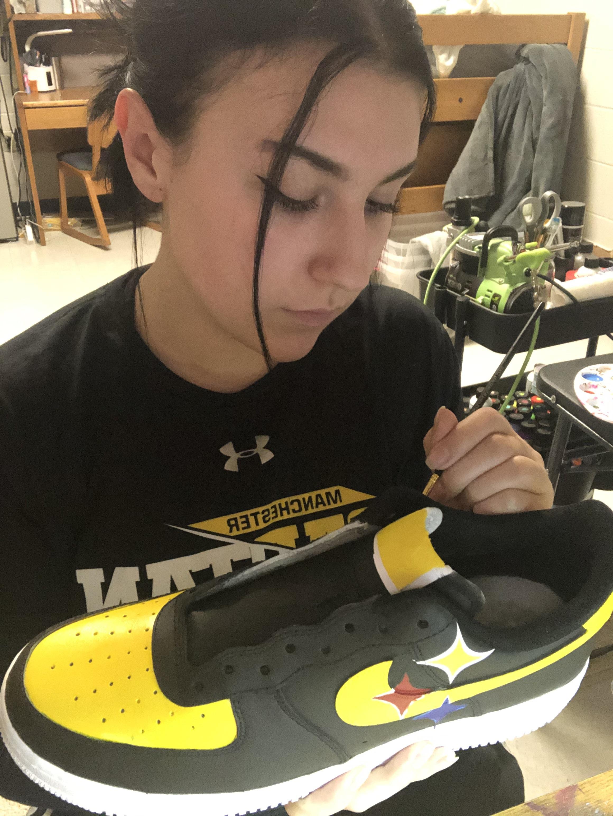 neuzerling shoe painting